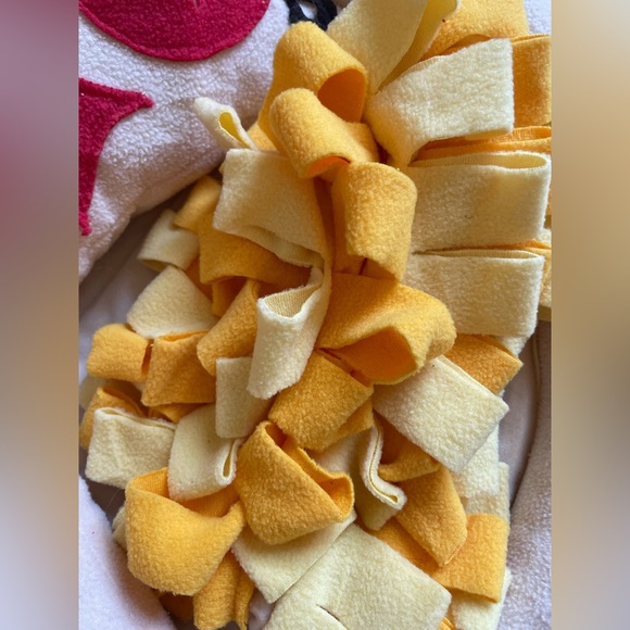 Injoya canine enrichment snuffle mat, removable & washable pizza slices - Picture 4 of 7